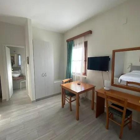 Victoria Studios * Spetses Town